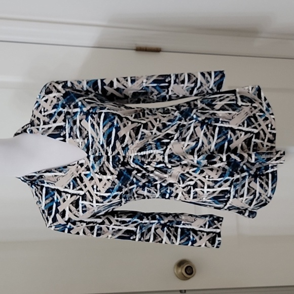 Alfani Size S Abstract Blue Tan White Black Patterned Ruched Front Top, Stretch - Picture 1 of 11